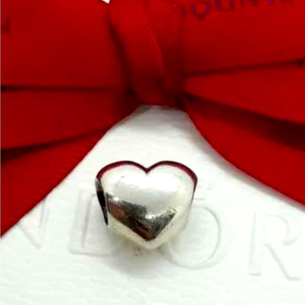 Genuine Authentic Pandora Smooth Puffy Heart Charm #790137 retired 925 ale